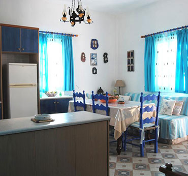 The kitchen of Giaglakis apartment in Platys Gialos Sifnos
