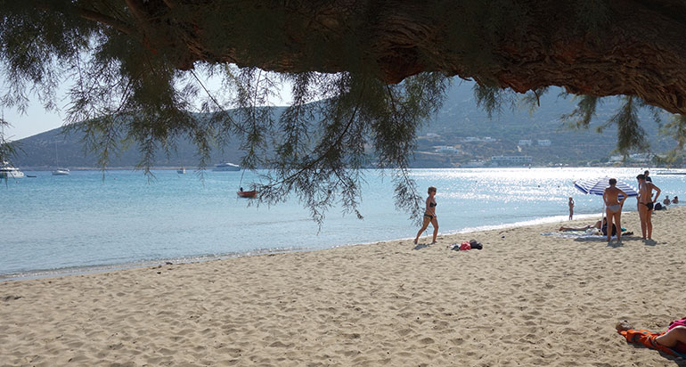 The beach of Platys Gialos